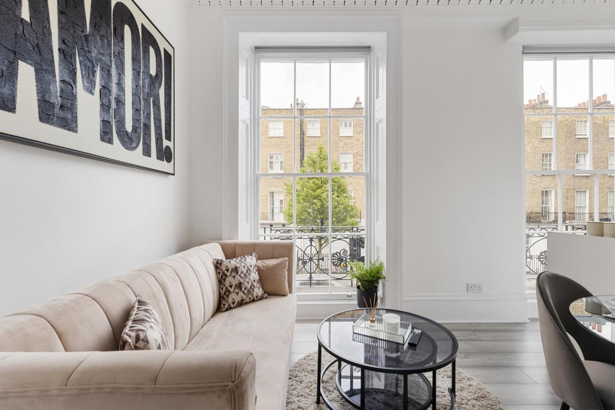 Gloucester Place Apartment *